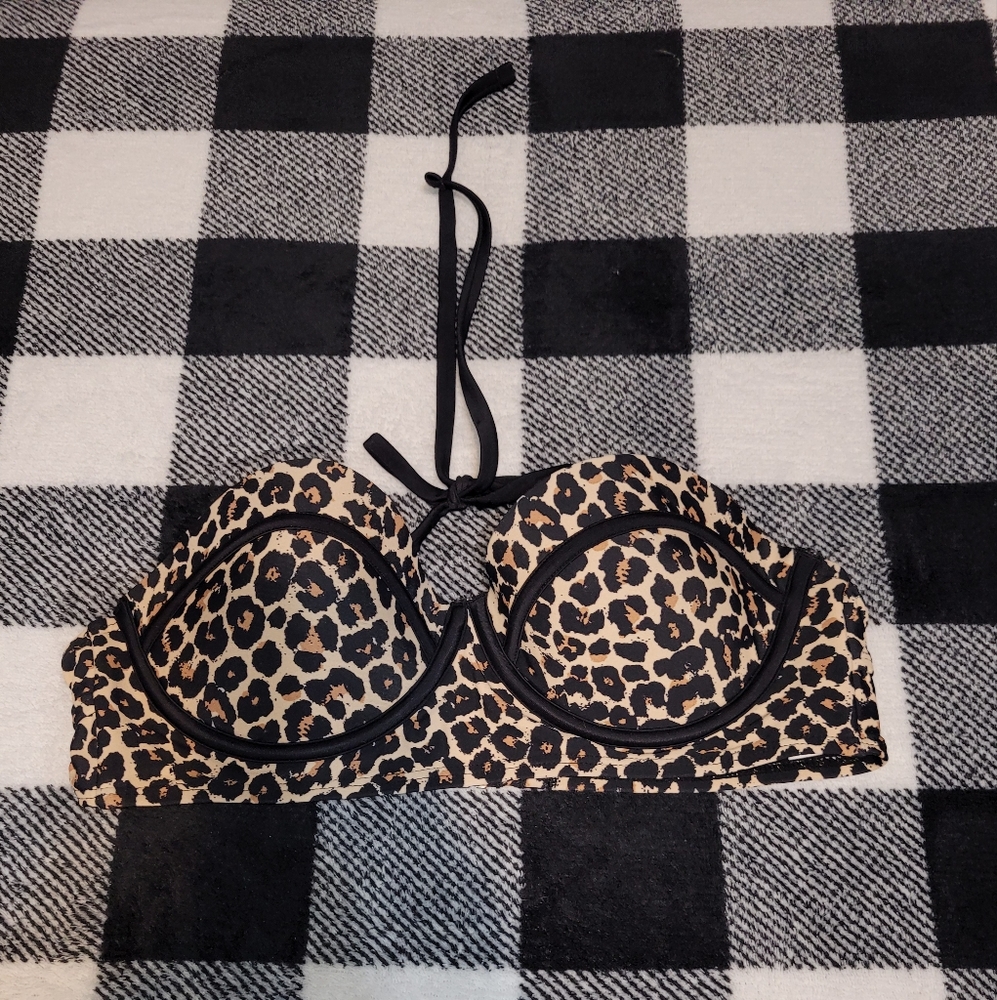 Xhilaration leopard print bikini top